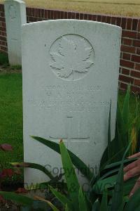 Canada Cemetery Tilloy Les Cambrai - Burke, H A